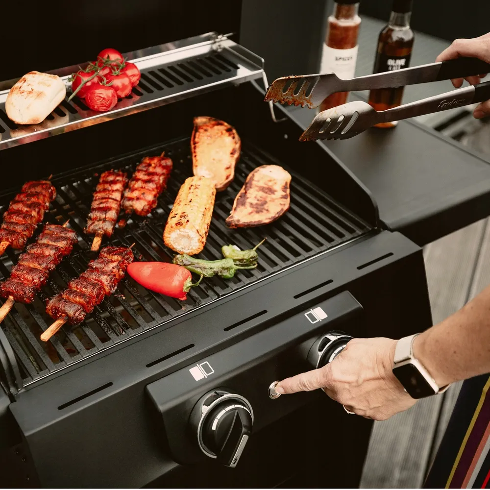 Grill elektryczny w ogrodzie